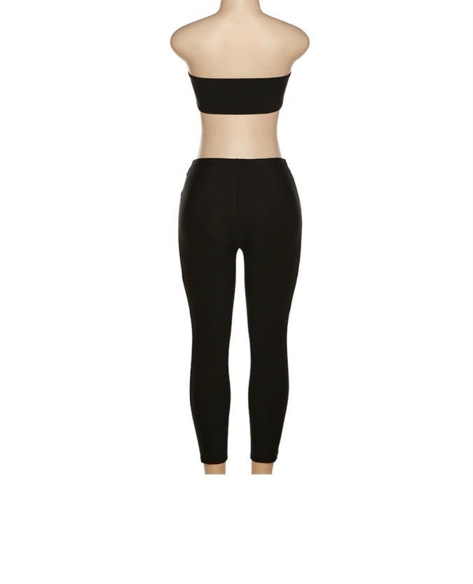 Cut-Out 2pc Set